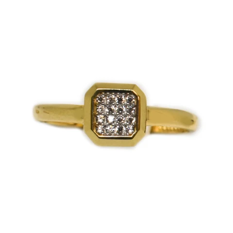 Anillo en Oro 18 Kilates con Zirconias Anillo en Oro 18 Kilates con Zirconias